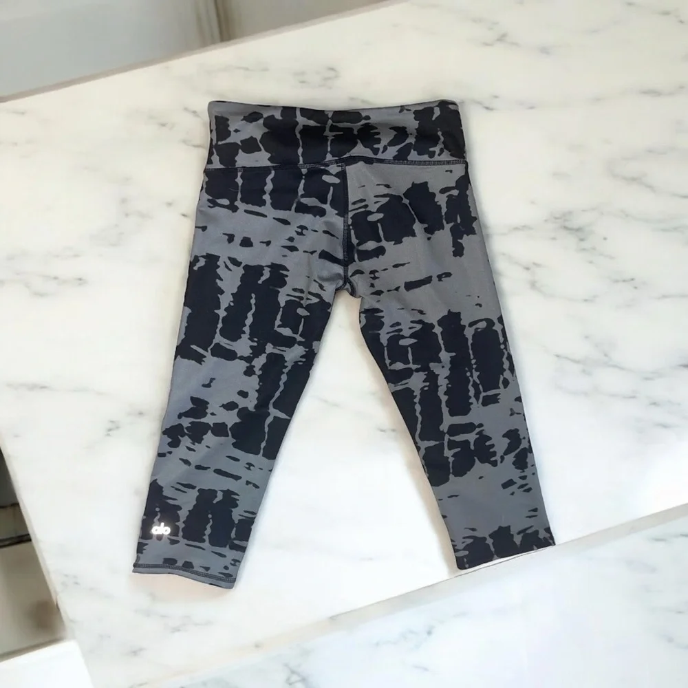 Alo Yoga Cropped Airbrush Leggings